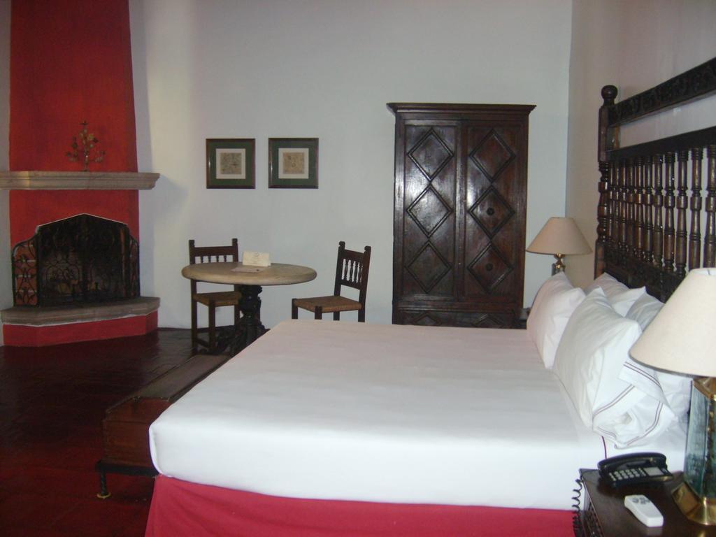 Hotel Casa Colonial - Adults Only Cuernavaca Room photo